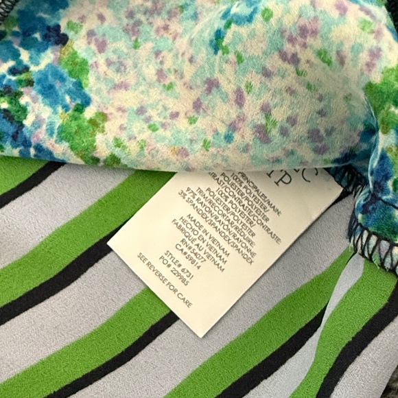 CAbi Printed Complete Floral Front and Striped Back Sleeveless Top Size XS - Picture 6 of 6